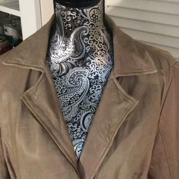 Lucky Western Moto Distressed Leather Jacket with Pockets. Wardrobe Neutral - Picture 7 of 16